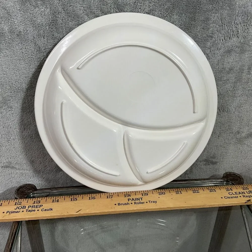 Vintage 1986 The Flintstones America's First Family Melamine divided plate.